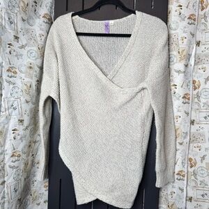 Alya V-Neck Sweater in Cream
